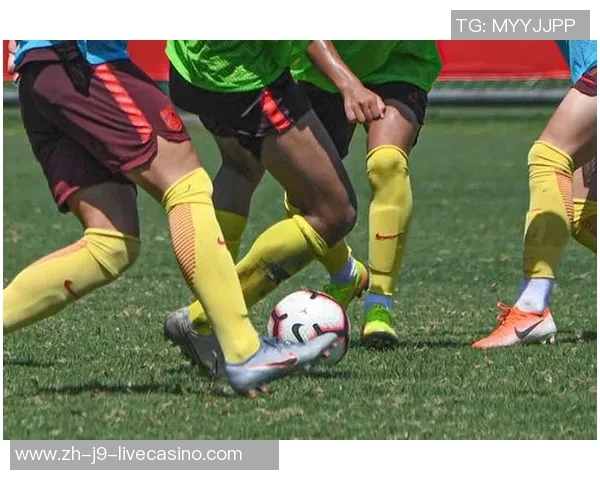 中乙足球对抗赛精彩纷呈各队争夺晋级名额展现青春风采