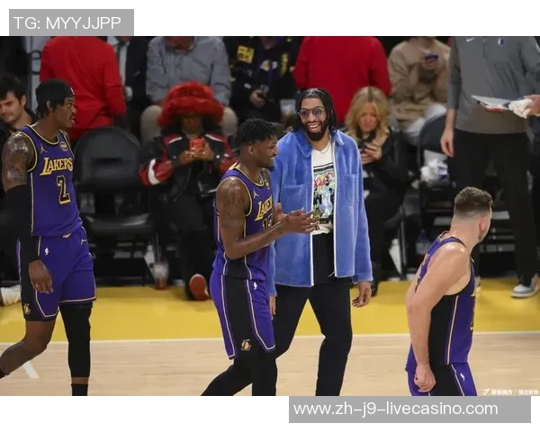 小牛与湖人第四场激战回顾精彩瞬间与关键时刻分析 小牛与湖人第四场激战回顾精彩瞬间与关键时刻分析